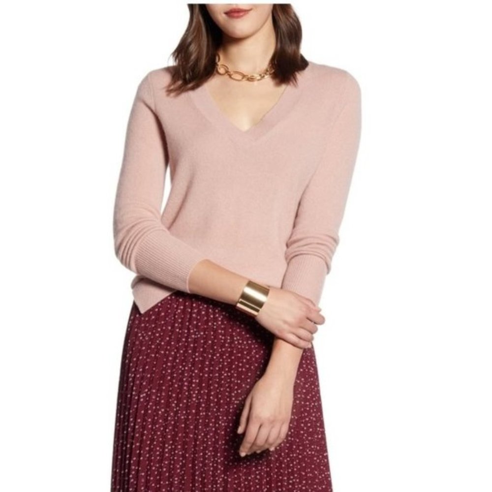Halogen V-Neck Cashmere Sweater